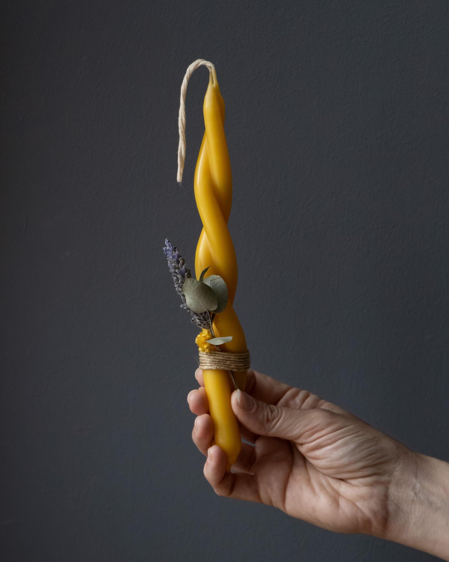 Twisted Beeswax Candle with Eucalyptus and Lavender (Small)