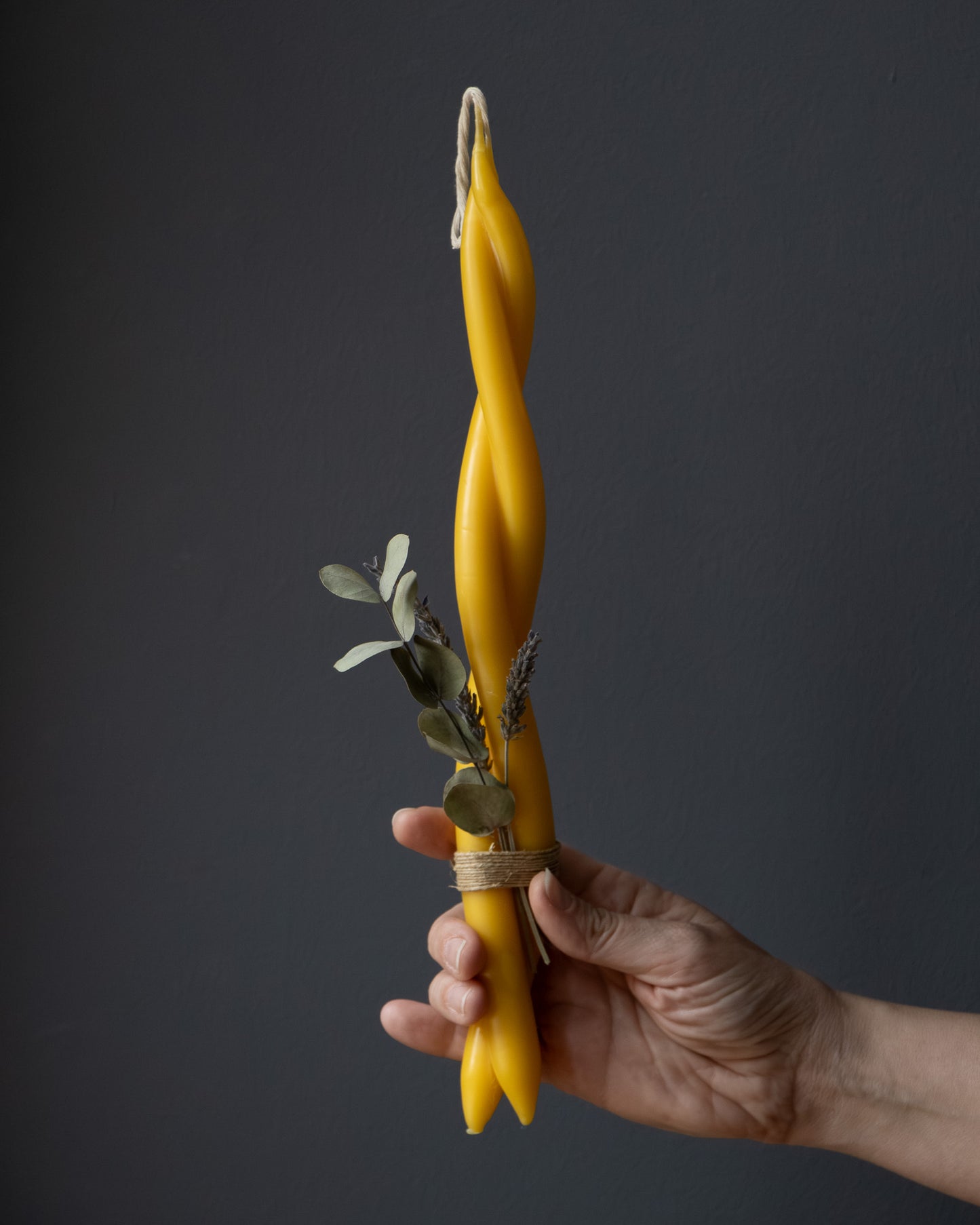 Twisted Beeswax Candle with Eucalyptus and Lavender